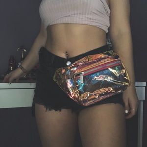 CUTE IRIDESCENT FANNY PACK